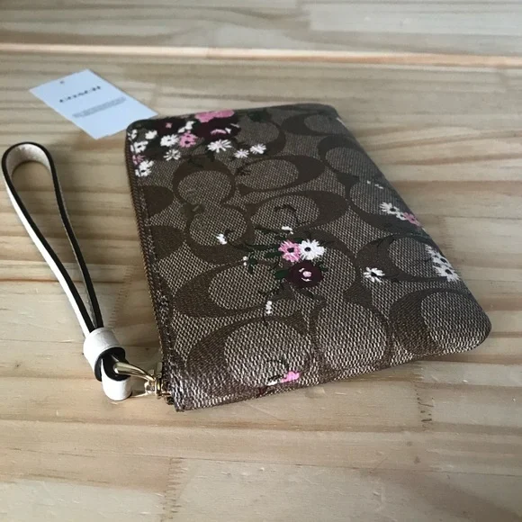 Coach wristlet🎈🎈 - Picture 3 of 5